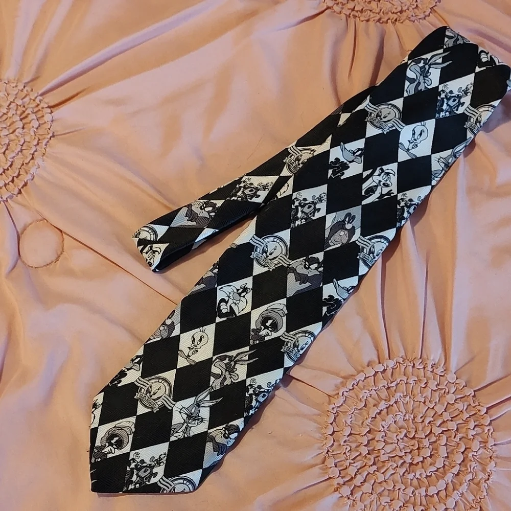 Official LOONEY TUNES STAMP COLLECTION Vintage Black and White Tie 4" Rare Find - Picture 2 of 4